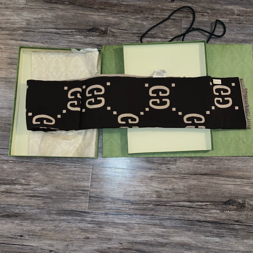 Authentic Gucci Jacquard Wool Silk Scarf